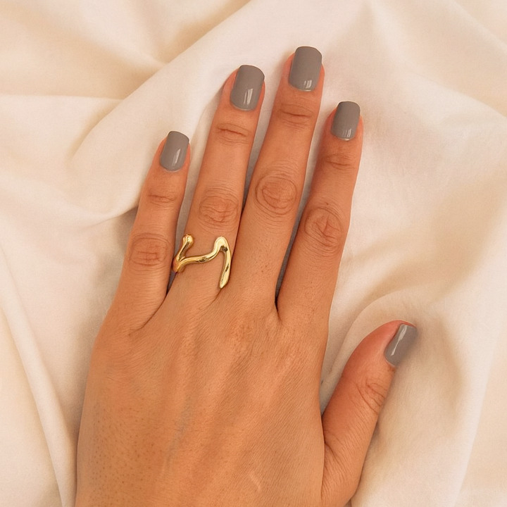 ANEL DESVIO BRILHANTE - REVESTIDO A OURO 18K