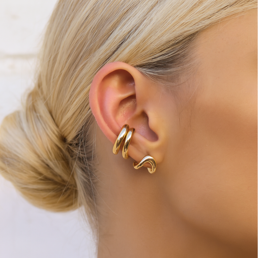 BRINCO FLUXO ELEGANTE - REVESTIDO A OURO 18K