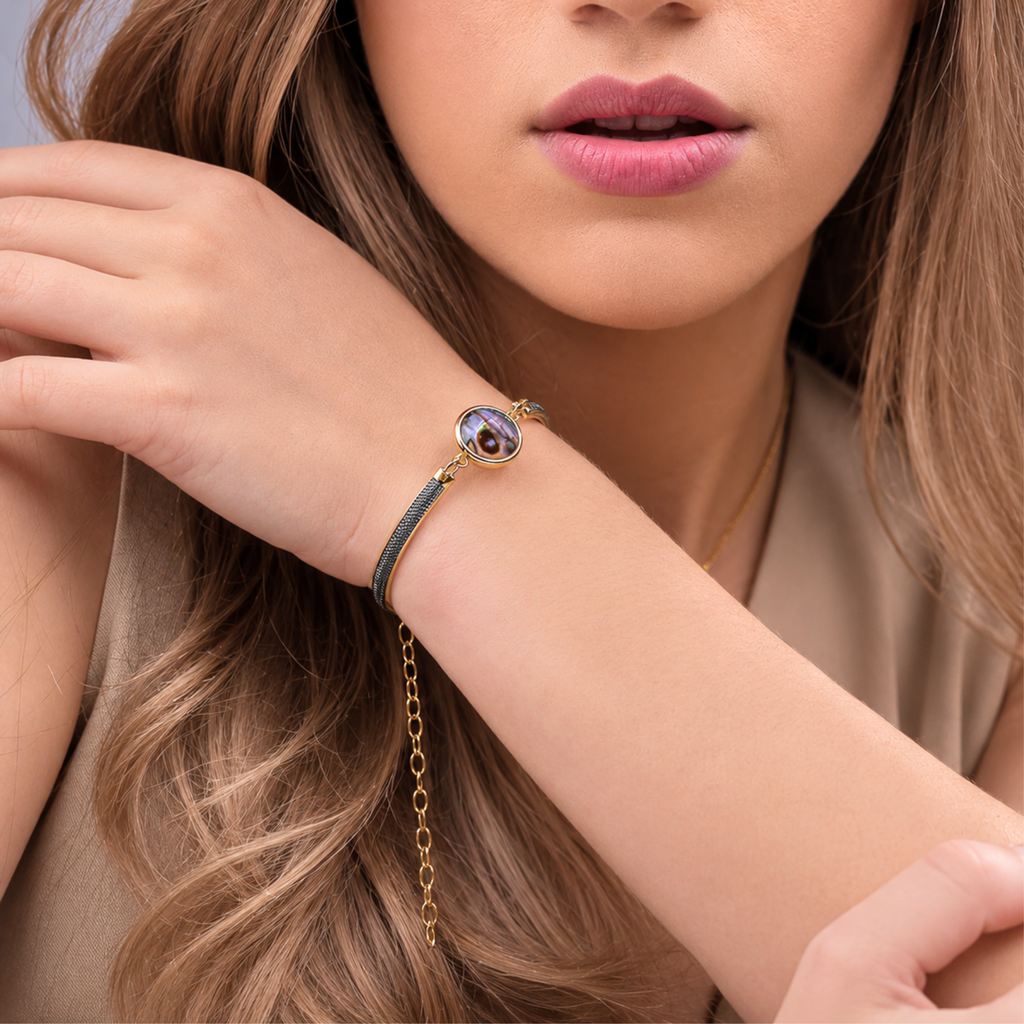 PULSEIRA DE ABALONE COM RÓDIO NEGRO - FOLHADA A OURO 18K