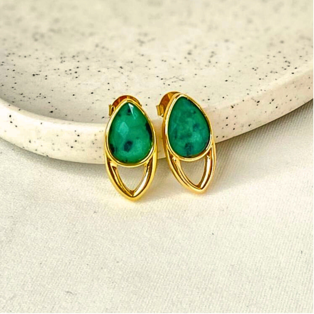 BRINCO FOLHA ESMERALDA - REVESTIDO A OURO 18K