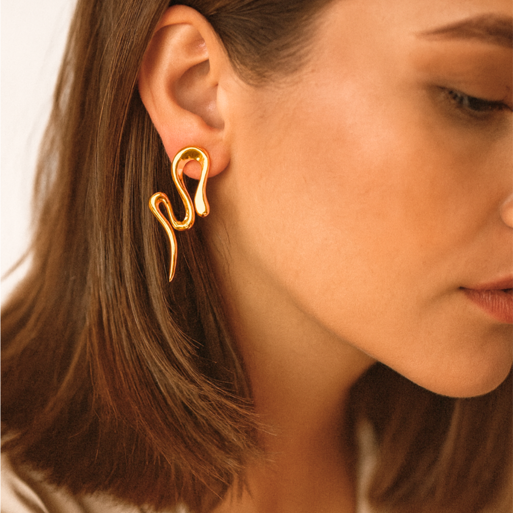 BRINCO SERPENTE ESCULTURAL - REVESTIDO A OURO 18K