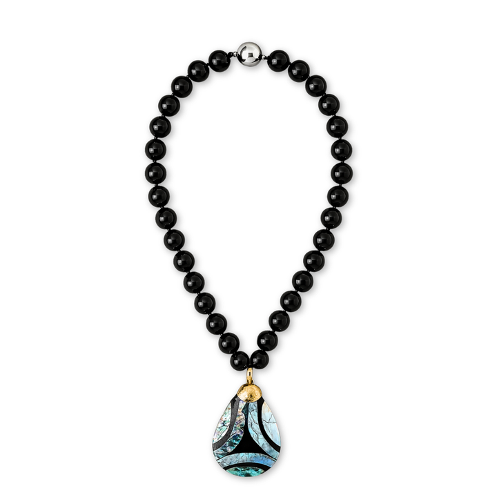 COLAR HEMATITA COM PINGENTE GOTA EM ABALONE E NAUTILUS