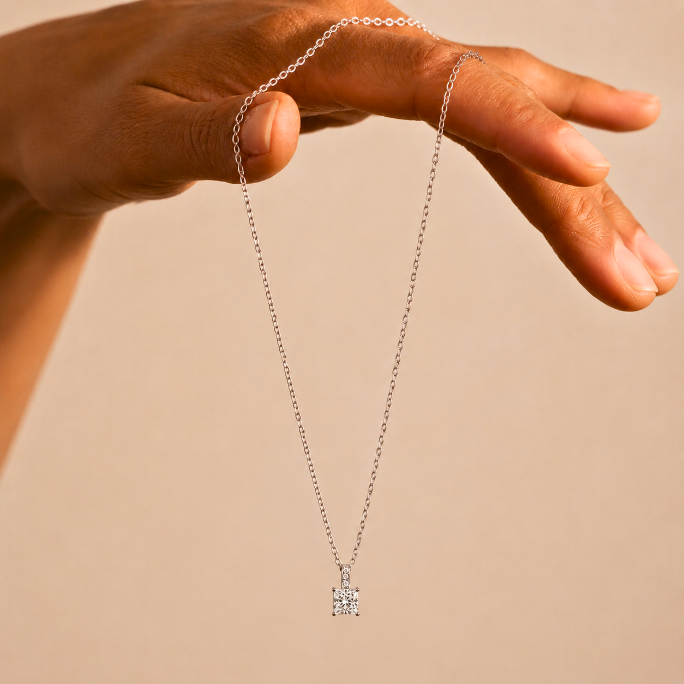 COLAR ESTELLE - PRATA 925 COM MOISSANITE