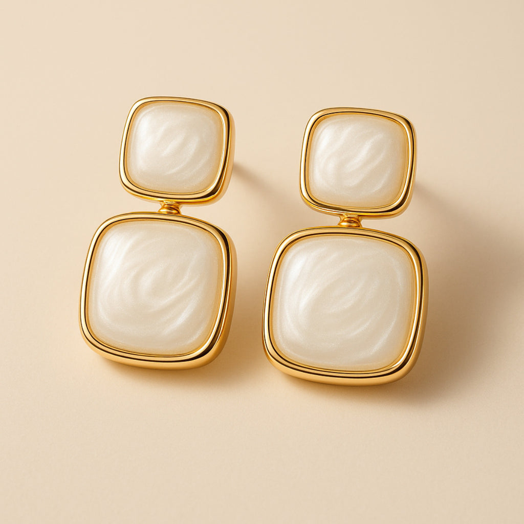 BRINCO NEBLINA - REVESTIDO A OURO 18K E ESMALTADO.