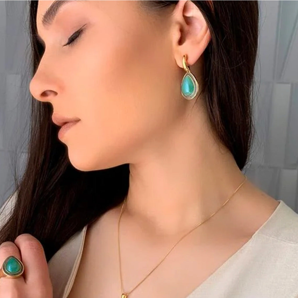 BRINCO QUARTZO VERDE PEROLADO - REVESTIDO A OURO 18K