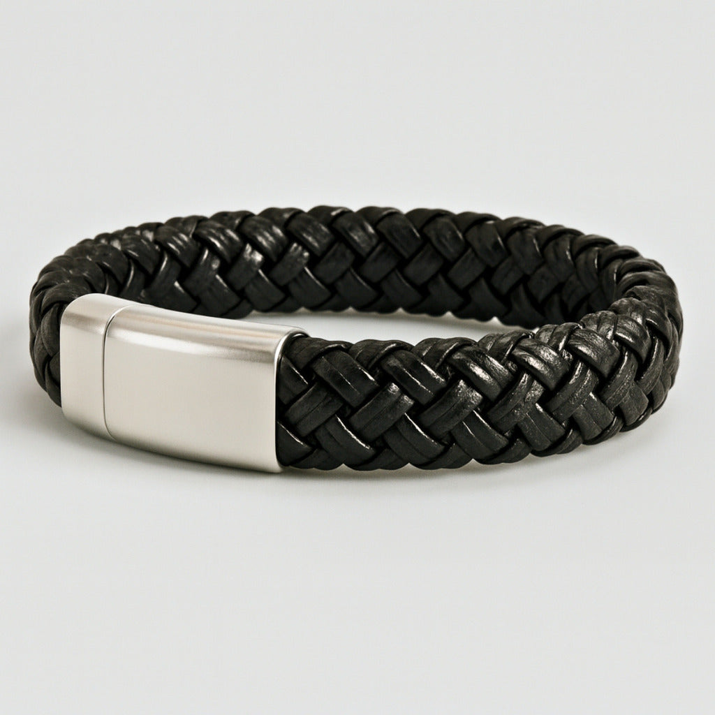 PULSEIRA COURO PRETO COM FECHO IMÃ
