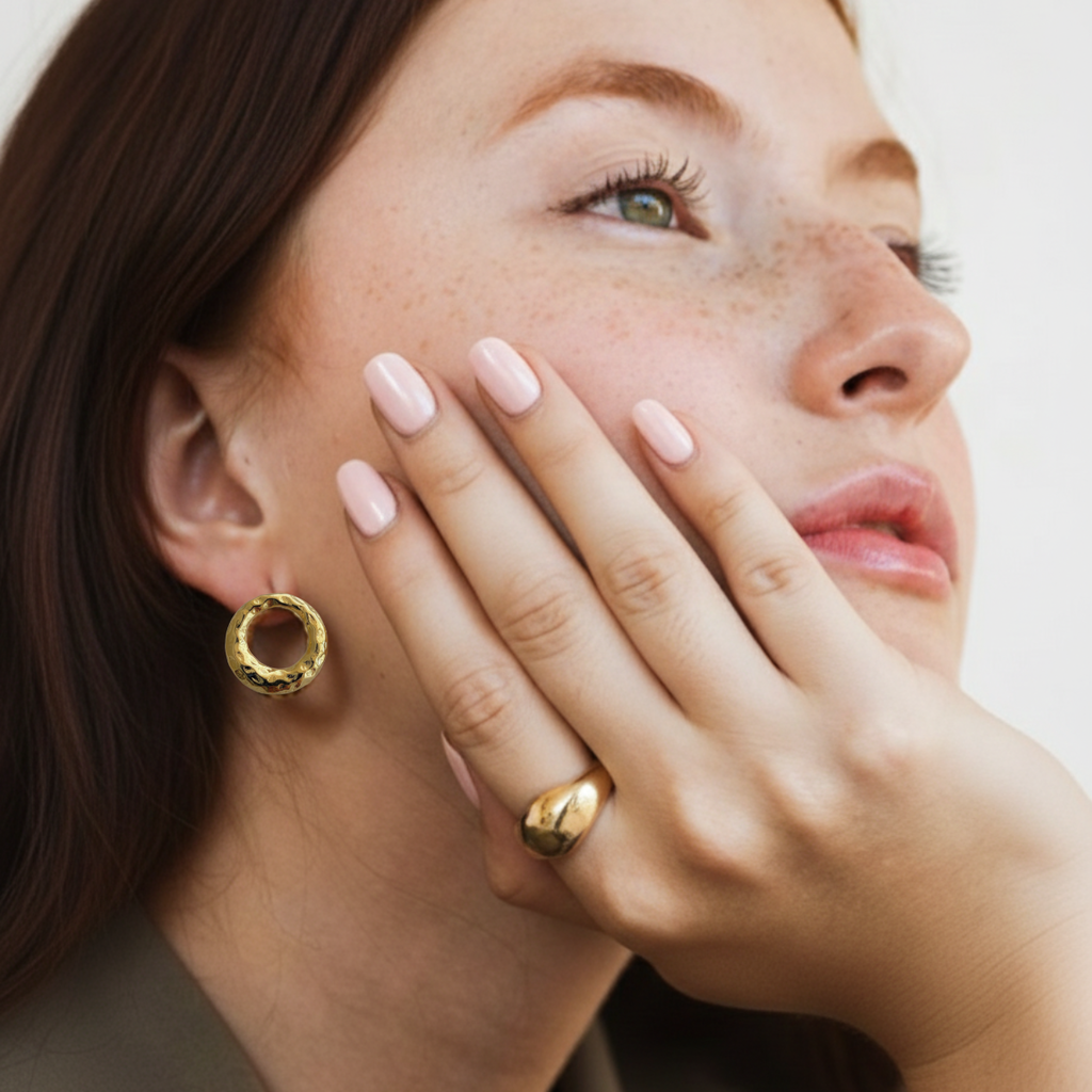 BRINCO ECO DA TERRA - REVESTIDO A OURO 18K