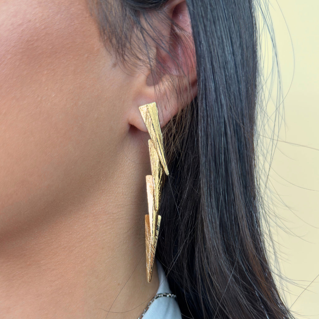BRINCO VOLT - BANHADO A OURO 18K